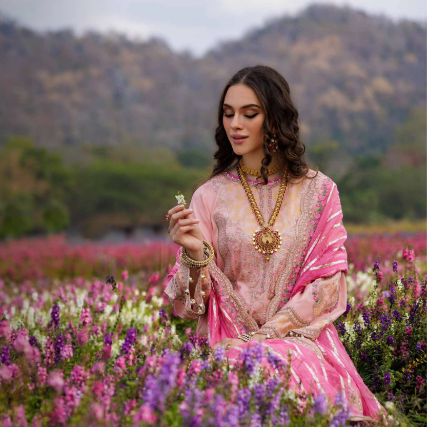 PREMIUM EMBROIDERED LAWN COLLECTION UNSTITCHED LAWN CZ5-01